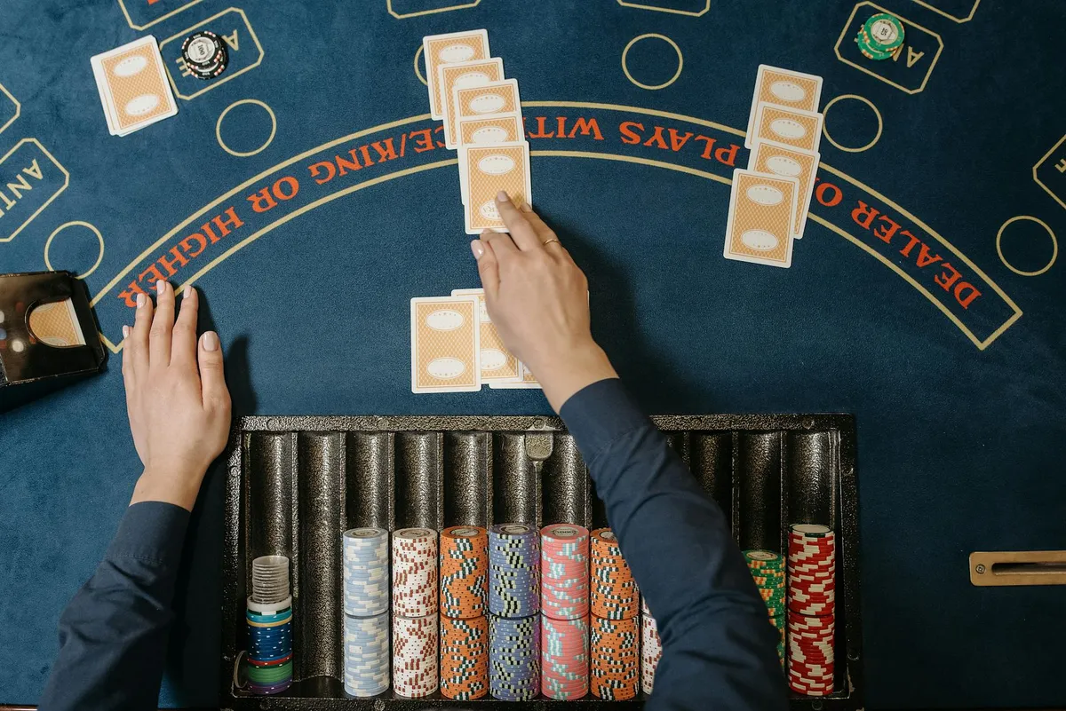 Información de comisiones en transacciones de casino